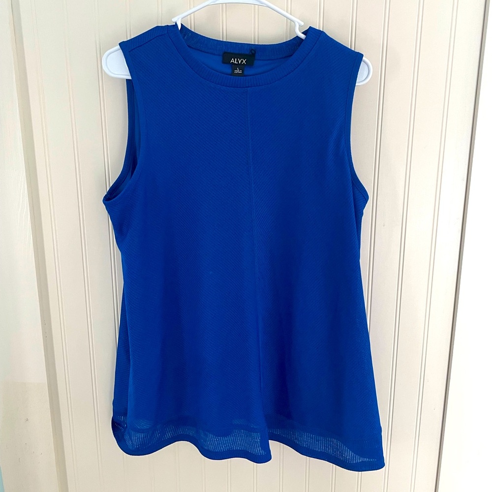 Large, Blue, Sleeveless lined shirt